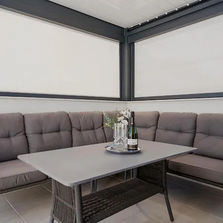 Penthouse In By Costarentals - Ref 215 アパート *