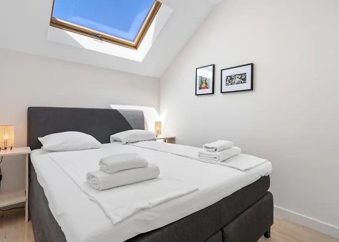 Penthouse In By Costarentals - Ref 215